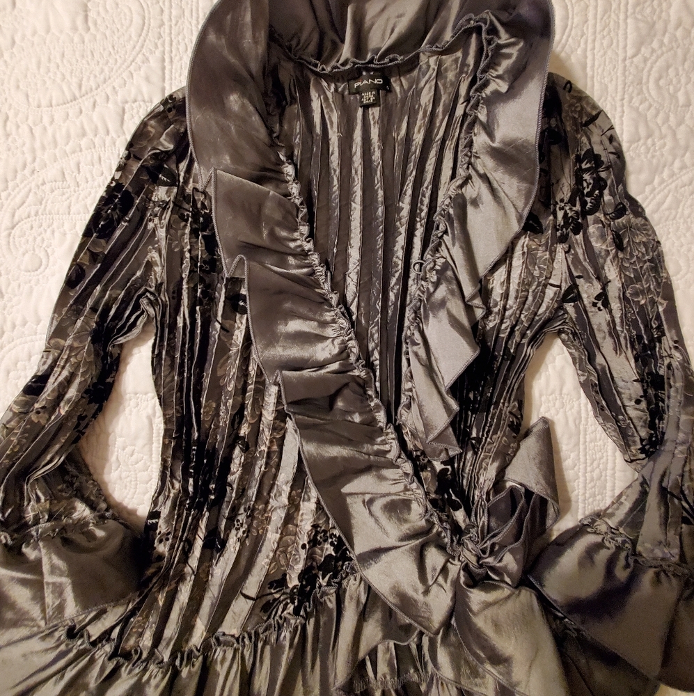 PIANO  Women's Top  Silver/Black Size Small
